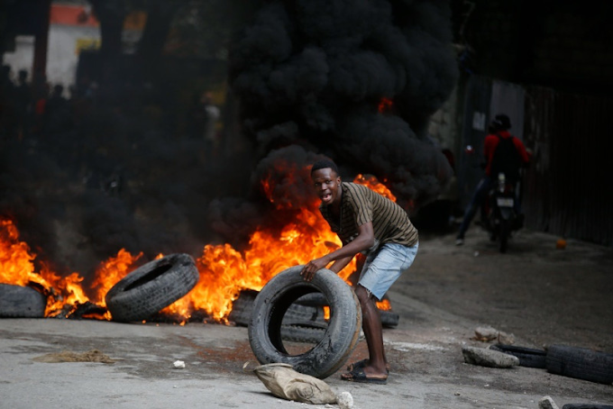 Ariel Henry pide calma tras las protestas violentas que exigen su renuncia en Haití