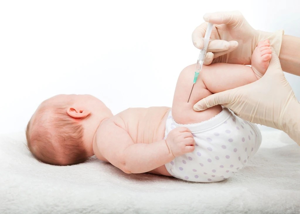 Dra. Lucie Kerr: Vacinação Obrigatória de Bebês e Crianças Contra COVID-19 é Um Crime