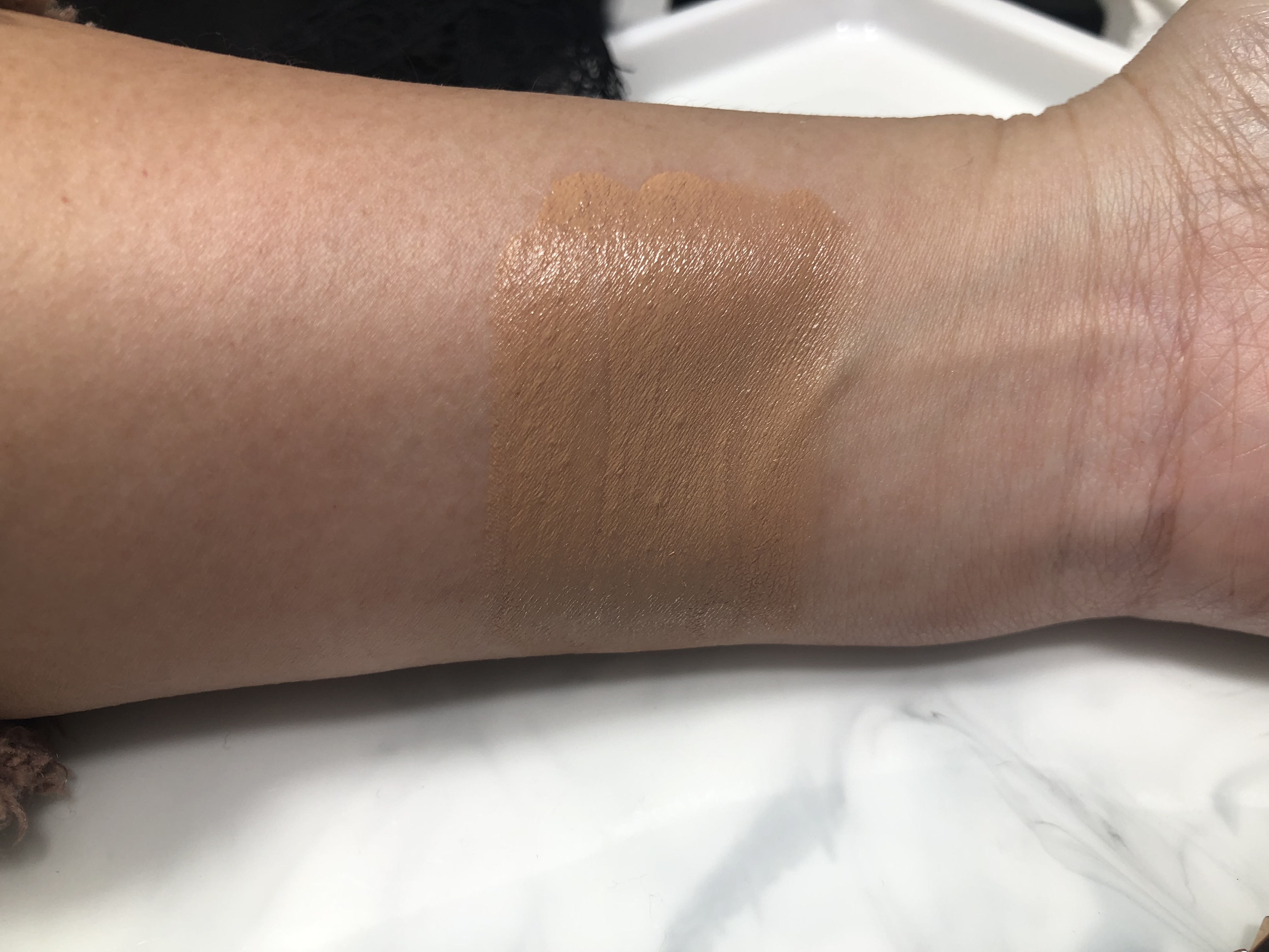 Chanel N°1 DE CHANEL Red Camellia Revitalizing Foundation Review and Swatches
