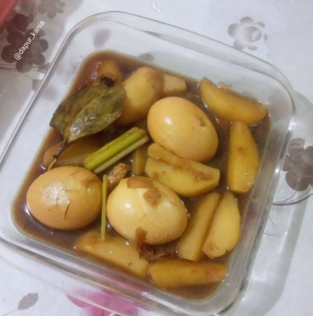 Semur telur dan kentang