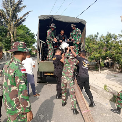Satu SST TNI AD Bantu Normalisasi Aktivitas Pengungsi di Aboru