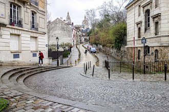 Paris : Rue de l'Abreuvoir, un ancien chemin du Vieux Montmartre préservé, paisible voie de joli village - XVIIIème 