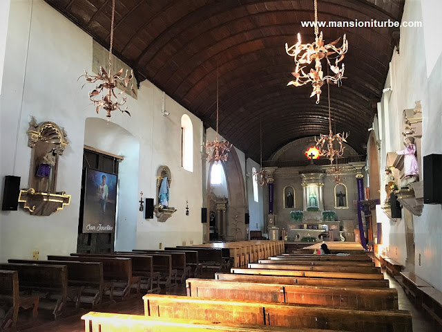 Candelabros de Cobre en el Templo de Nuestra Señora del Sagrario, en Santa Clara del Cobre