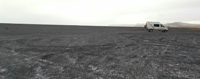 La playa de arena negra de Mýrdalssandur donde está Hjörleifshöfði.