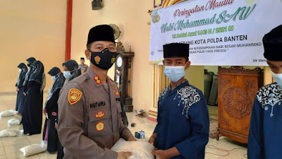 Peringati Maulid Nabi, Kapolres Serang Kota Santuni Anak Yatim