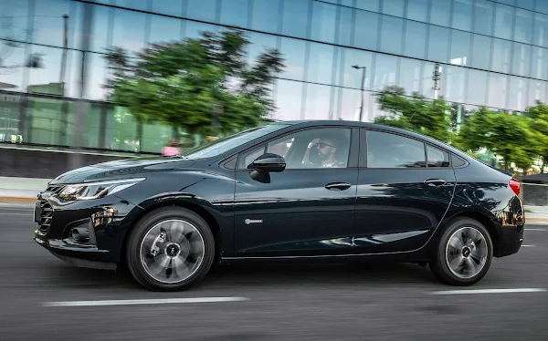 Chevrolet Cruze 2022 ganha versão Midnight no Brasil - fotos e detalhes