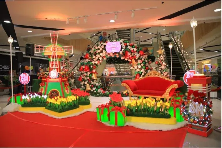 Merry Holiday Land at SM City Sta. Mesa