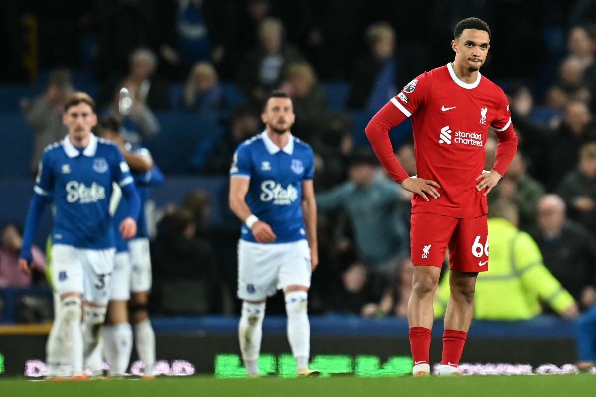 Liverpool lose at Everton.