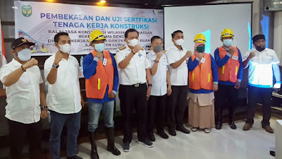 70 Tenaga Kerja Konstruksi Luwu Terima Pembekalan dan Uji Sertifikasi