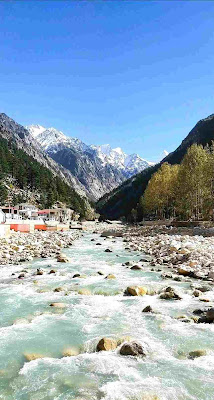 dehradun to gangotri temple distance in hindi