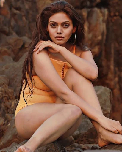 Nidhi Mahawan ullu kooku app actress