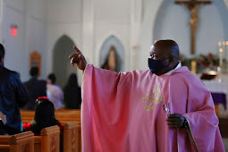 US Catholic Clergy Shortage Eased by Recruits From Africa