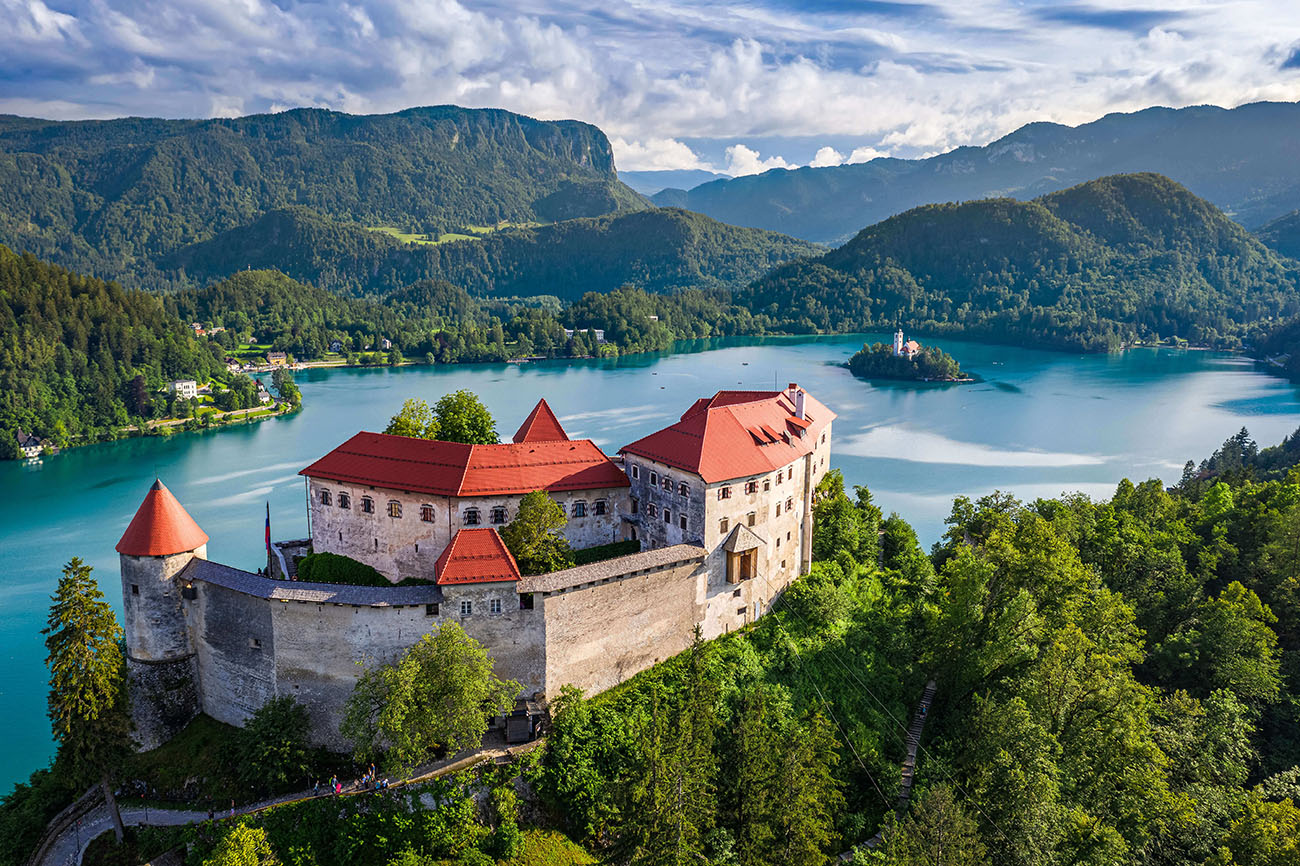 замок на озере блед словения