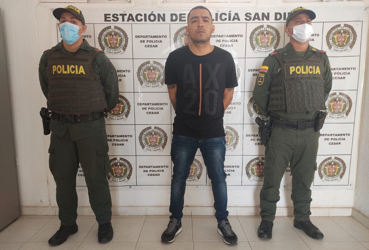 https://www.notasrosas.com/Por diferentes delitos, Policía Nacional captura hombre en jurisdicción de San Diego (Cesar)