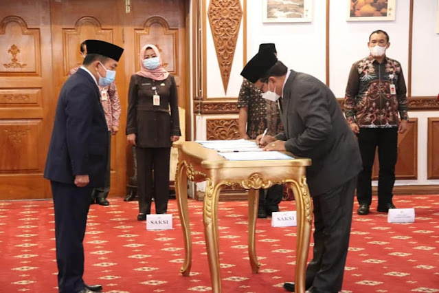 Lantik Komisaris dan Direktur, Gubernur Al Haris Minta PT. JII Kompetitif dan Profitable