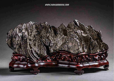 seni  batu hias dari jepang