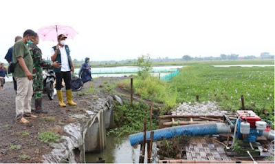 Seorang bupati sidoarjo kebut bangun 6 kisdam di tiga desa langganan banjir