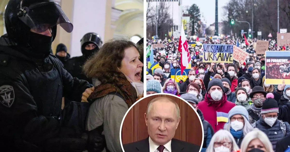 Thousands Of Russians Flee Russia Amid Fears That Martial Law May Be Imposed On The Country