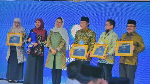 Sumbar Berhasil Raih 9 Penghargaan di Anugerah Adinata Syariah 2023