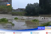 Detik-Detik Perahu Terbalik Di Sungai Bengawan Solo Terekam Video Amatir