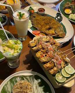 Yuk Makan Di Resto Taman Cantik Micheal's Garden Alam Sutra Tangerang