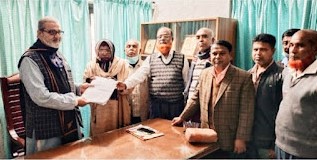 পাইকগাছায় জমির মালিকরা চিংড়ি ও ধান চাষের পক্ষে প্রশাসনের নিকট স্মারক লিপি প্রদান