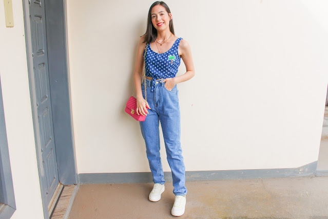 Look cropped, jeans e tênis!