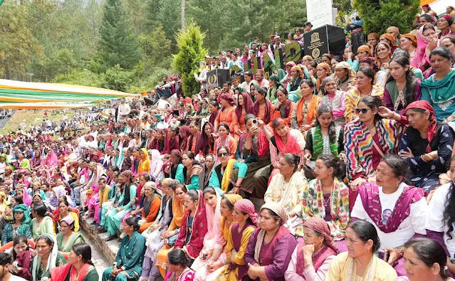 CM सुक्खू ने कुल्लू के देहूरी गांव में शुरू की इंदिरा गांधी प्यारी बहना योजना,