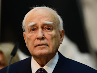 Former Greek President Karolos Papoulias passes away.