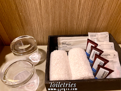 parkroyal collection pickering hotel ubran room review