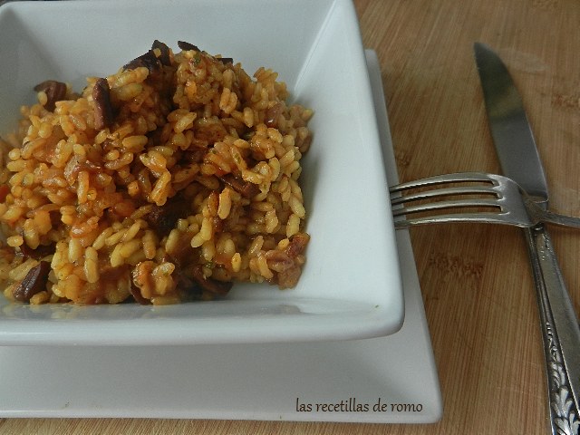 Arroz con calamares en salsa americana en conserva