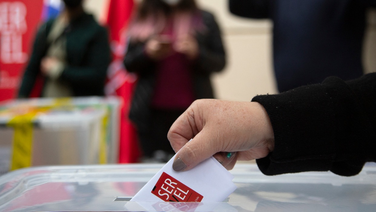 A una semana del plebiscito en Chile, encuestas apuntan a rechazo de nueva Constitución