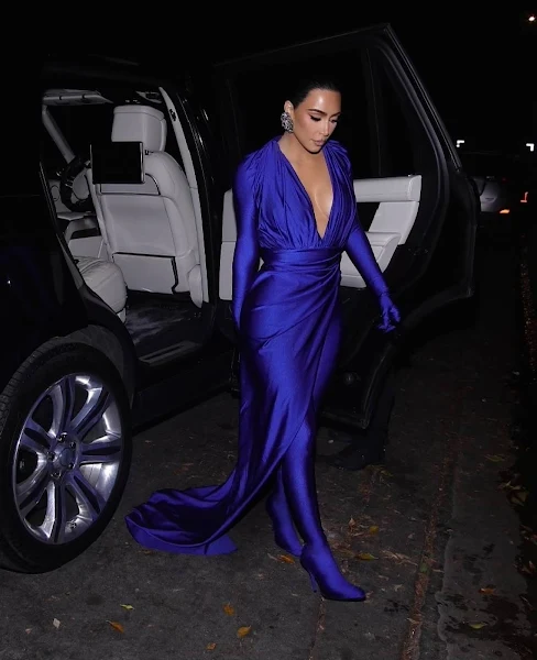 Actress Kim Kardashian - Steps out on Friday night