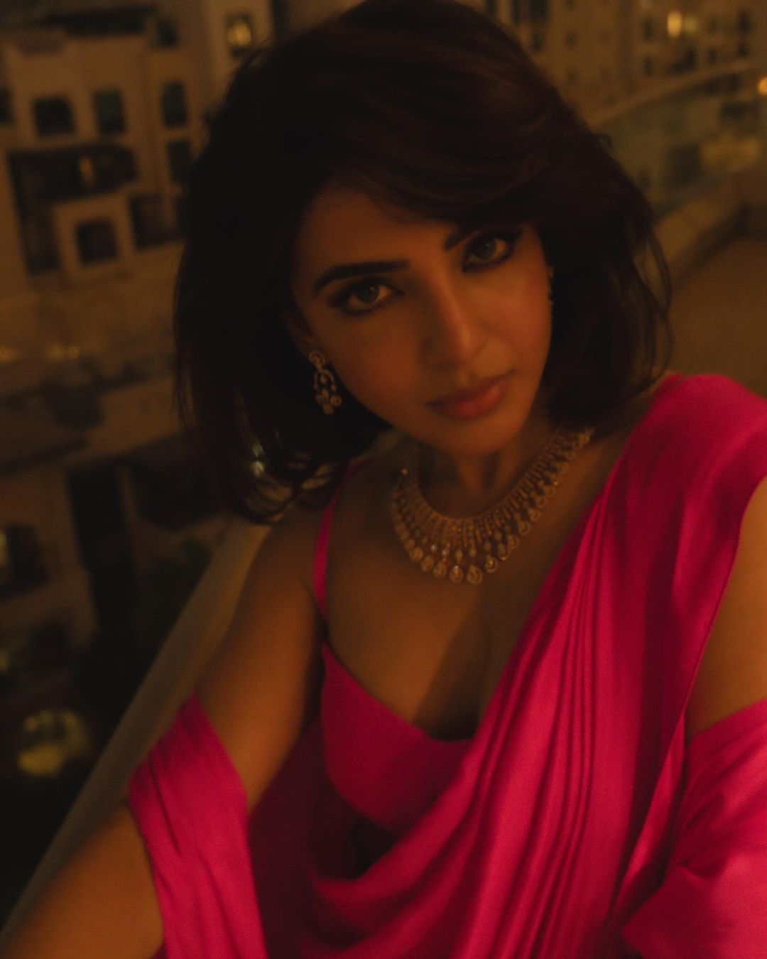 Dubai Dazzles with Samantha Ruth Prabhu's Pink Saree Magic – Must See!