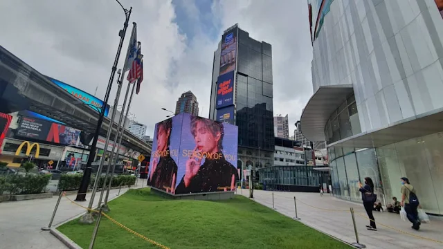 Fans Support Ad Mew Suppasit Jongcheveevat  Mew 苏帕西 · 宗澈瓦应援广告 Bukit Bintang Lot 10 Giant Cube Digital Screen Advertising Malaysia Kuala Lumpur