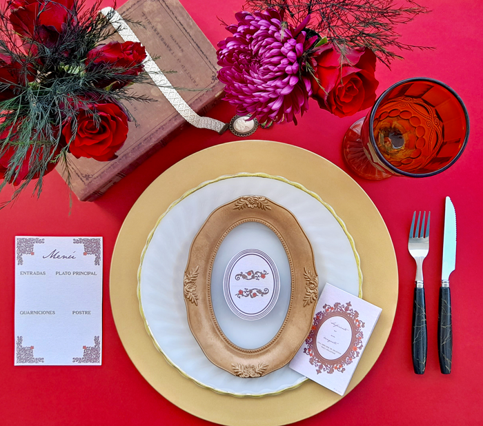 decoración mesa, vintage, rosas rojas, camafeo, otoño, cena, celebración, mini zine de gratitud, tarjetas de menú y lugar, puesto de mesa