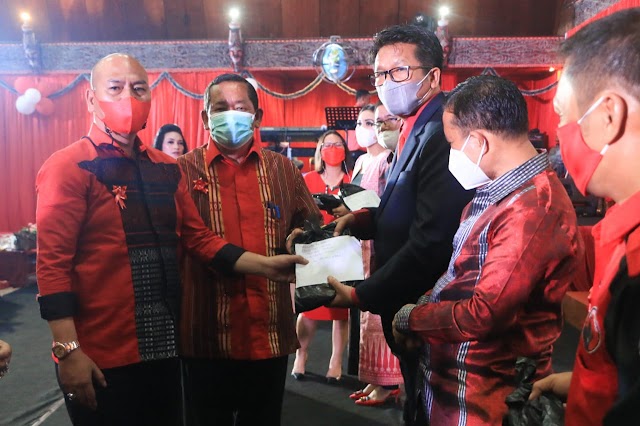 Perayaaan Natal PDIP se-Sumut di Tarutung Diwarnai dengan Bakti Sosial