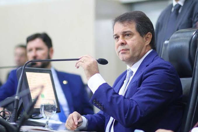 Evandro Leitão não atende oposição, CPI da Enel segue presidida por Fernando Santana e irá ouvir José Nunes, presidente da empresa