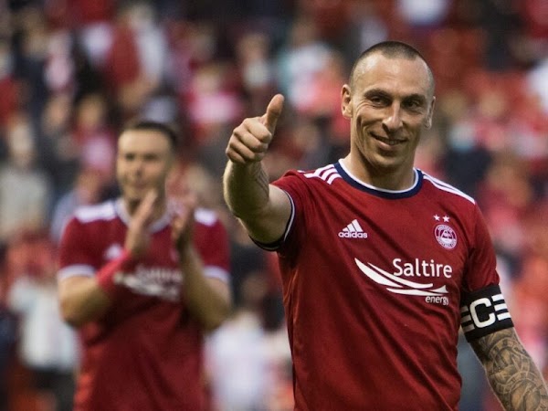 Oficial: Aberdeen, Brown rescinde contrato