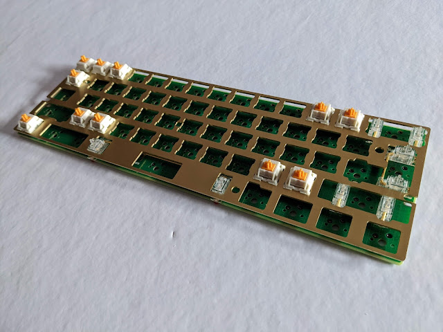 60% Brass plate - teclado custom