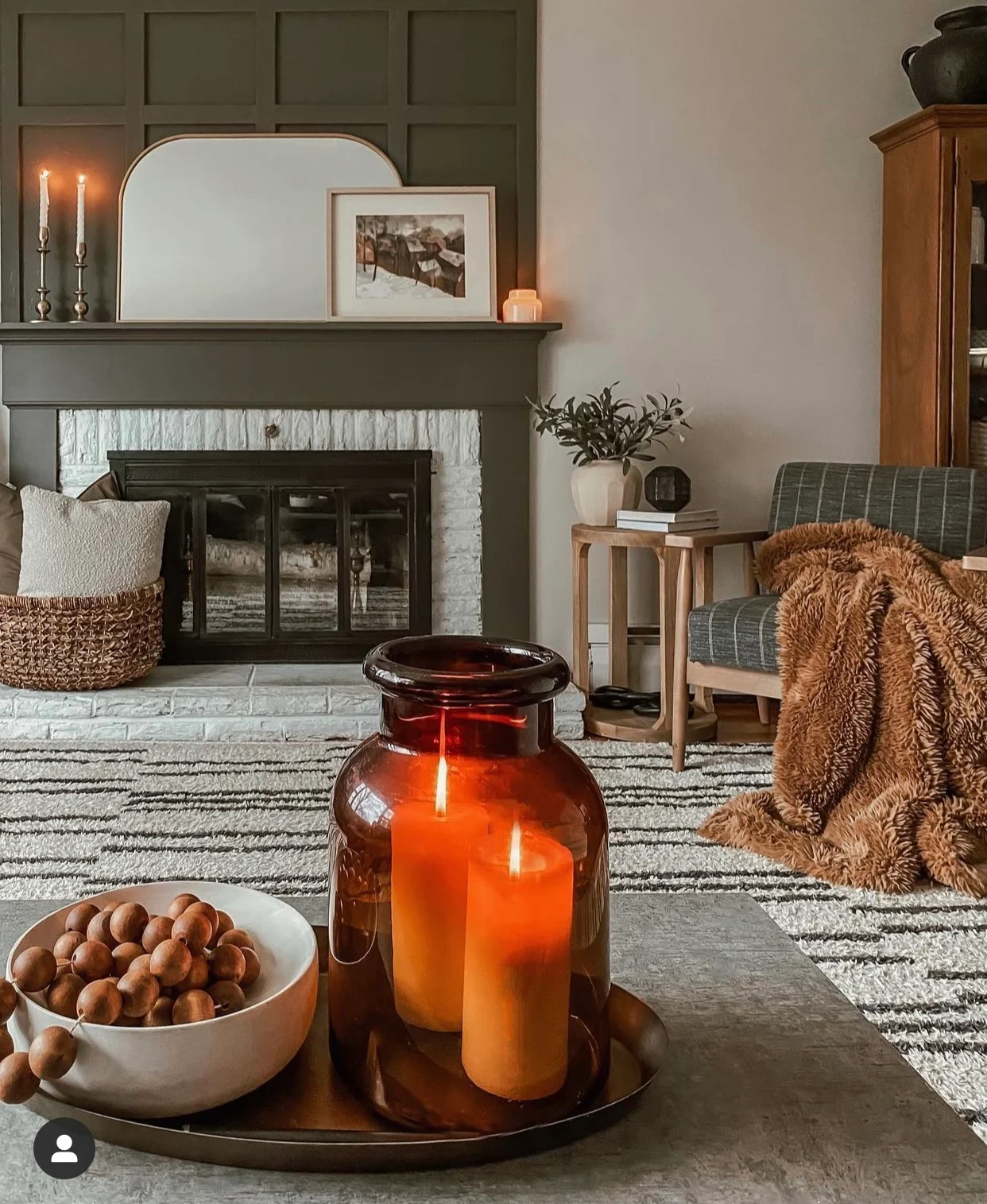 hygge decor candles blankets