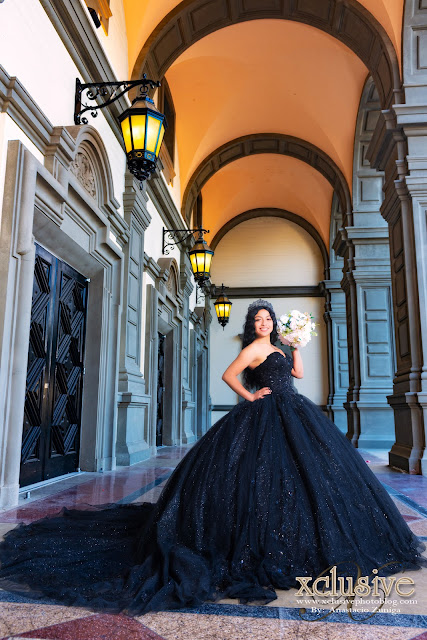 Quinceanera professional photographer in Los Angeles, Riverside, San Fernando Valley.