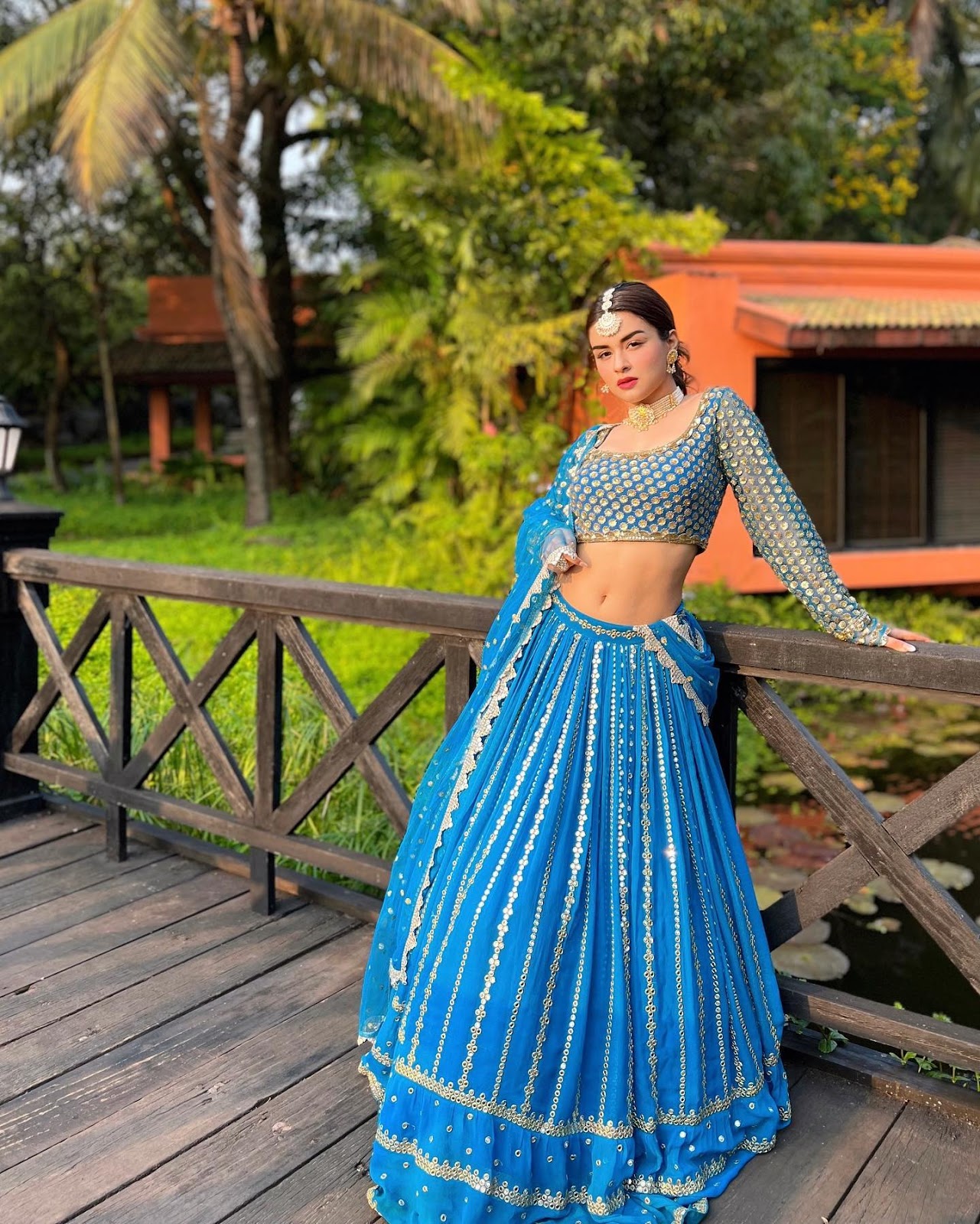 Avneet kaur pic