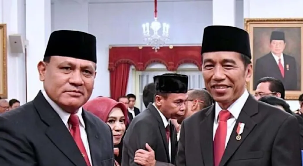 laborblog.my.id - Ketua Komisi Pemberantasan Korupsi (KPK) Firli Bahuri disebut-sebut jadi oposisi pemerintahan Presiden Jokowi.