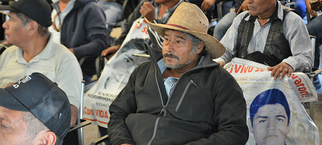 Familiares de los jóvenes desaparecidos en Ayotzinapa.CINU México/Antonio Nieto