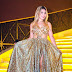 Melody completa 15 anos e internautas brincam: "Finalmente"