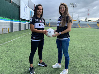 Katherine Arroyo y Camila García se unen a las filas del Sporting FC
