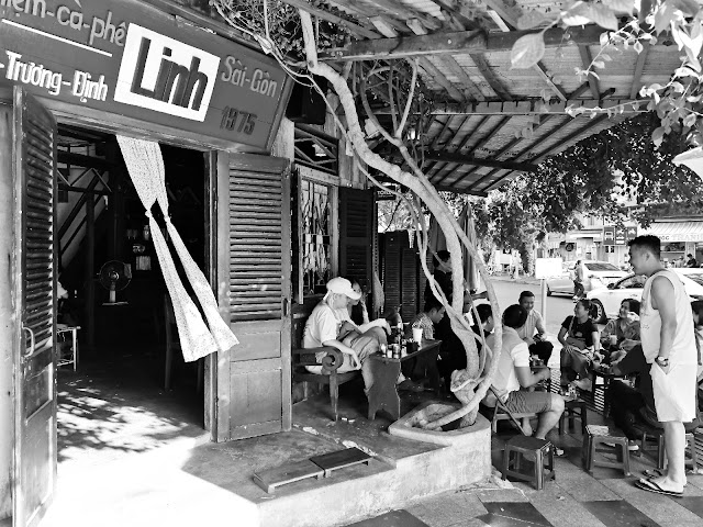 Tiệm_Cà_Phê_Linh_1975_Cafe_Ho_Chi_Minh_District_1