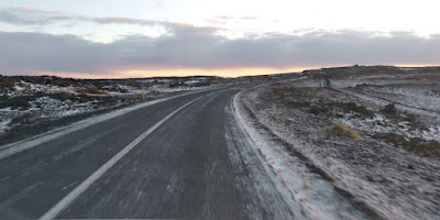 Conduciendo por la Península de Reykjanesbær.
