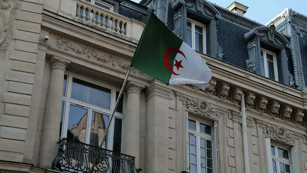 Mea culpa de Macron : Réconciliation Alger-Paris, entre petits arrangements et calculs politiques